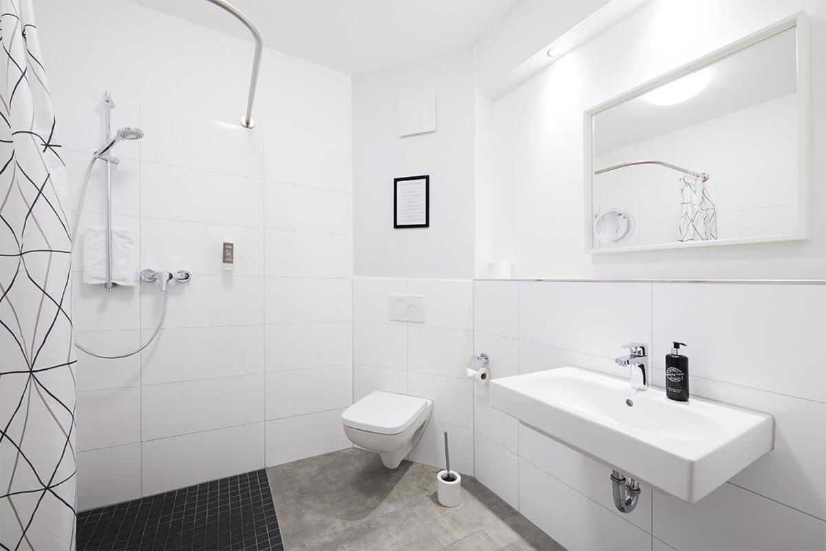 Hotel Sarah Хайнсберг Екстериор снимка