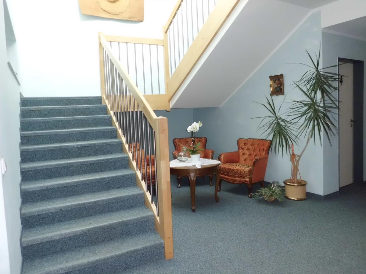 Hotel Sarah Хайнсберг Екстериор снимка